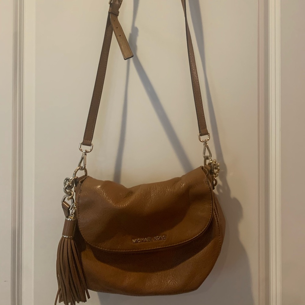 Crossbody Michael Kors tan purse
